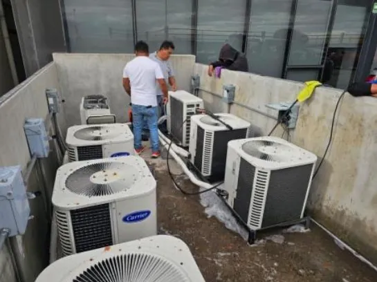 Mantenimiento de aire acondicionado en Clínicas Ingenes